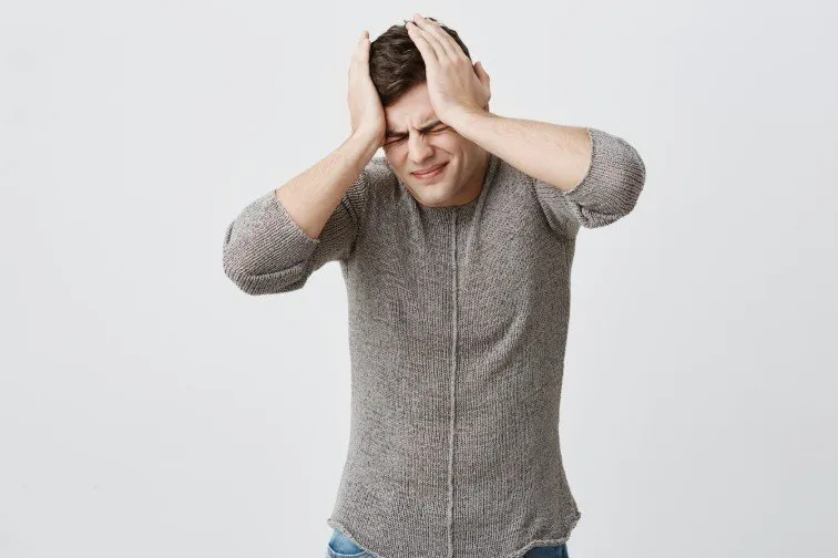 When to See a Neurologist for Persistent Headaches or Vision Issues